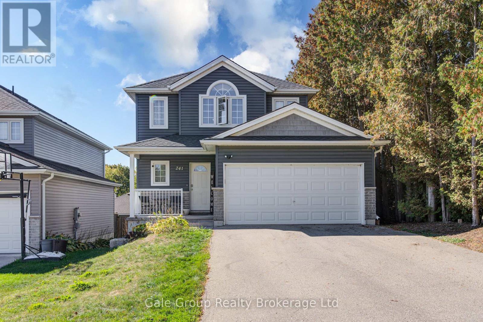 241 Florence Avenue, Ingersoll, Ontario  N5C 3Y8 - Photo 1 - X12471222