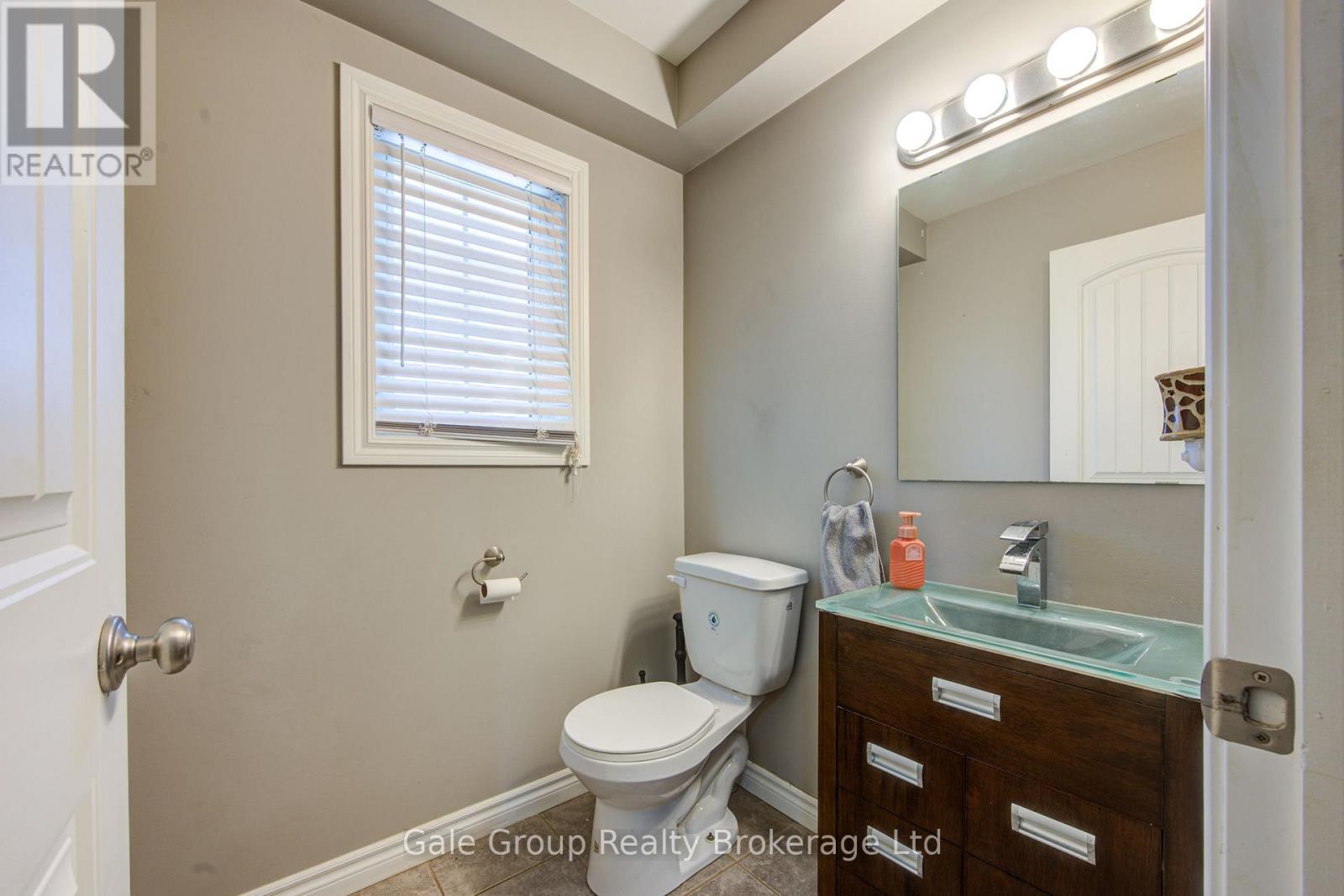 241 Florence Avenue, Ingersoll, Ontario  N5C 3Y8 - Photo 5 - X12471222
