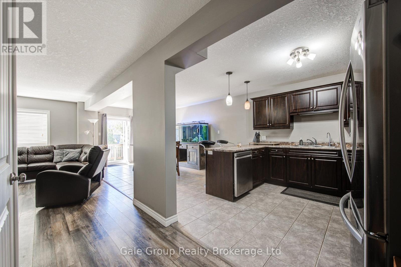 241 Florence Avenue, Ingersoll, Ontario  N5C 3Y8 - Photo 6 - X12471222