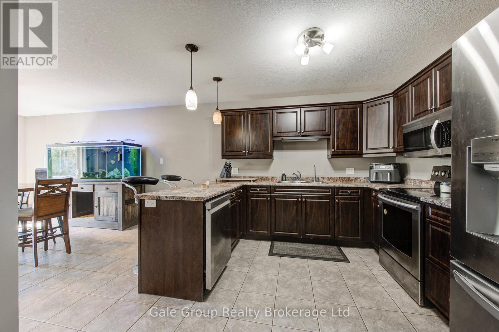 241 Florence Avenue, Ingersoll, Ontario  N5C 3Y8 - Photo 7 - X12471222
