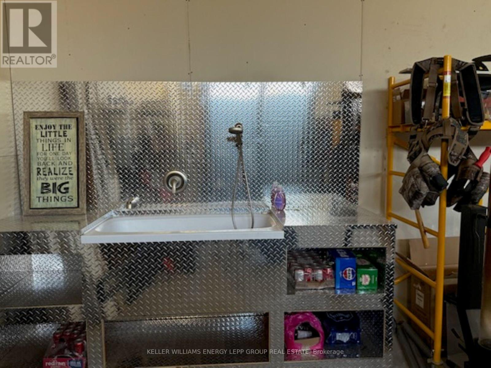 305 Glenarm Road, Kawartha Lakes, Ontario  K0M 2T0 - Photo 50 - X12468485