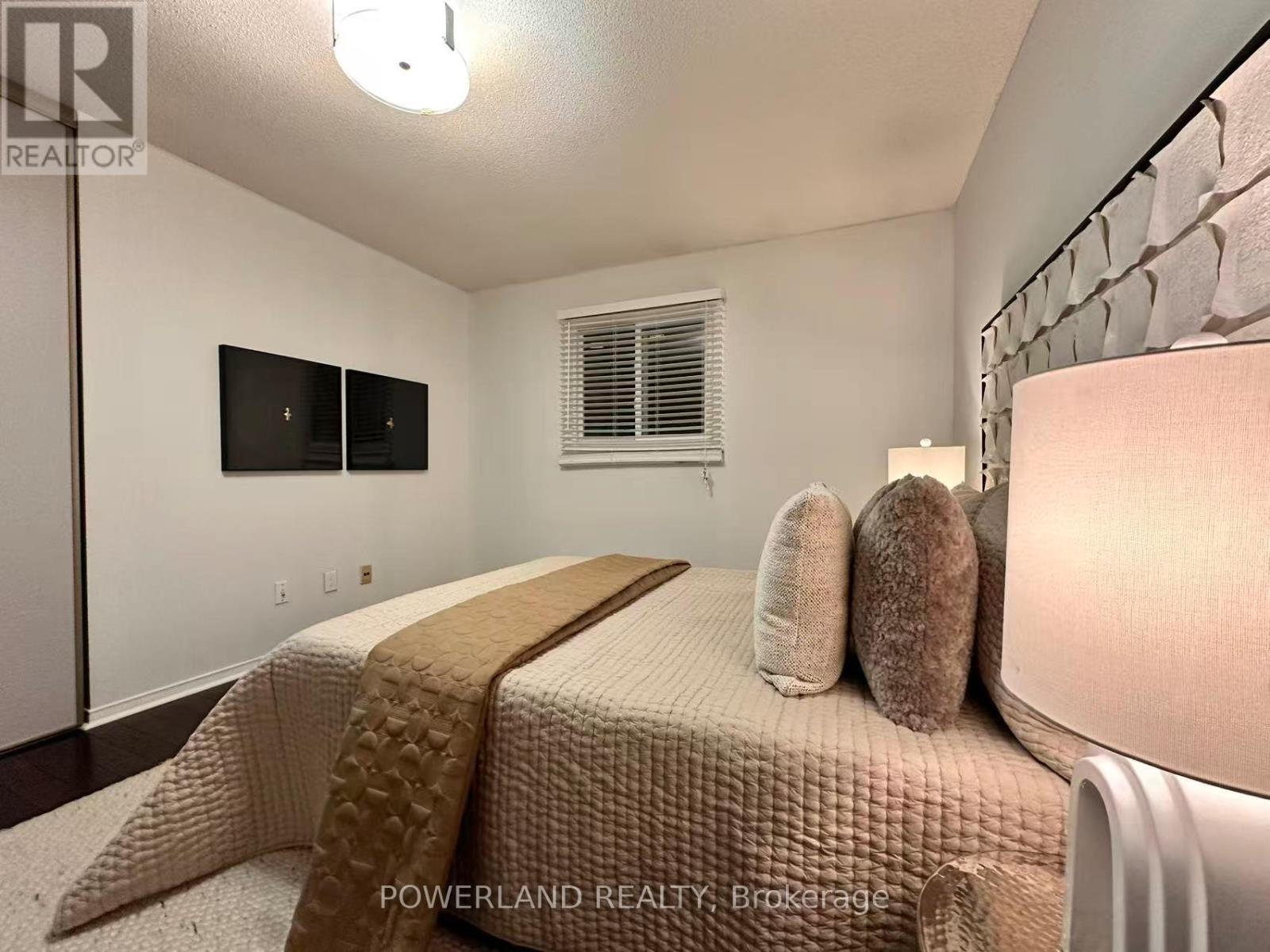 270 Bernard Avenue, Richmond Hill, Ontario  L4S 1E1 - Photo 25 - N12471155