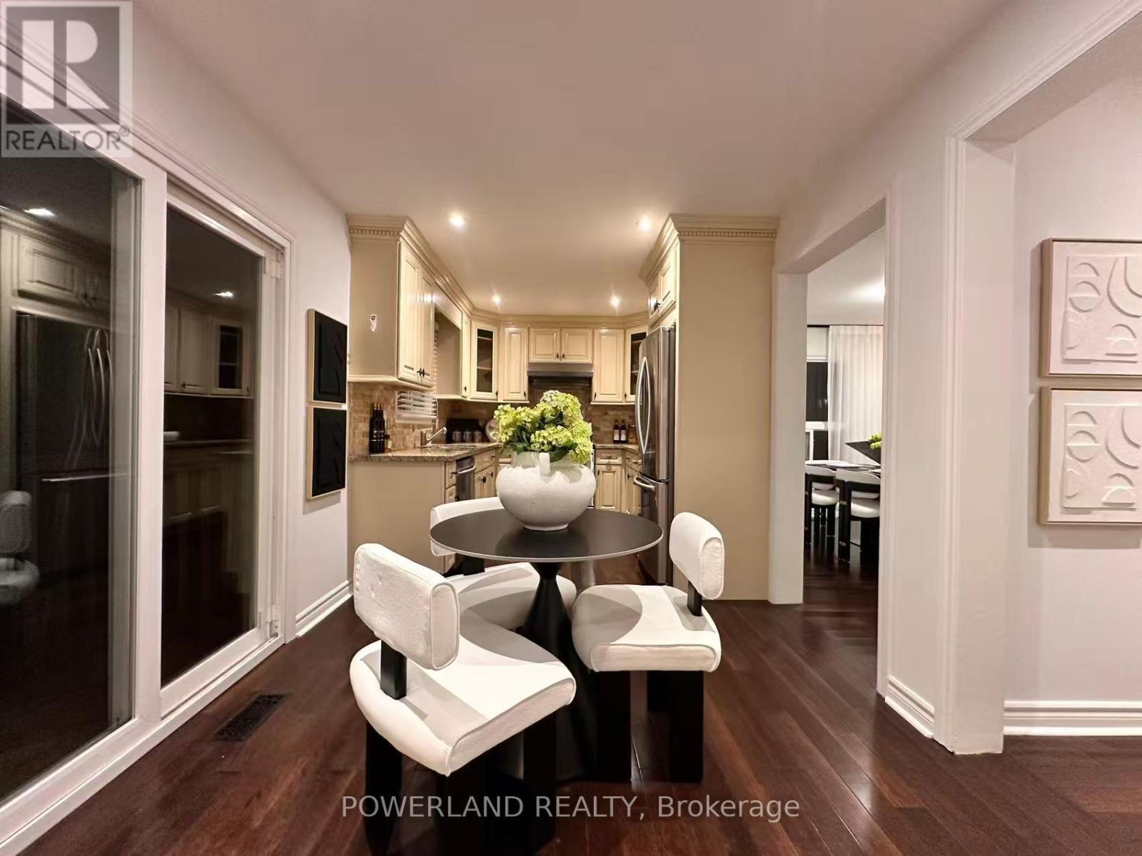 270 Bernard Avenue, Richmond Hill, Ontario  L4S 1E1 - Photo 17 - N12471155