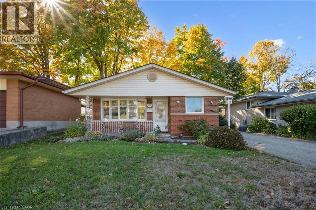 207 Laurentian Drive, Kitchener, Ontario  N2E 2G5 - Photo 2 - 40779984