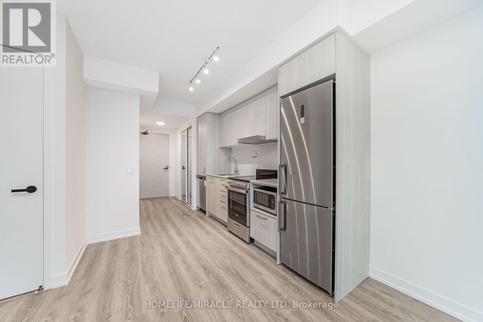 3717 - 195 Commerce Street, Vaughan, Ontario  L4K 0P9 - Photo 5 - N12471156