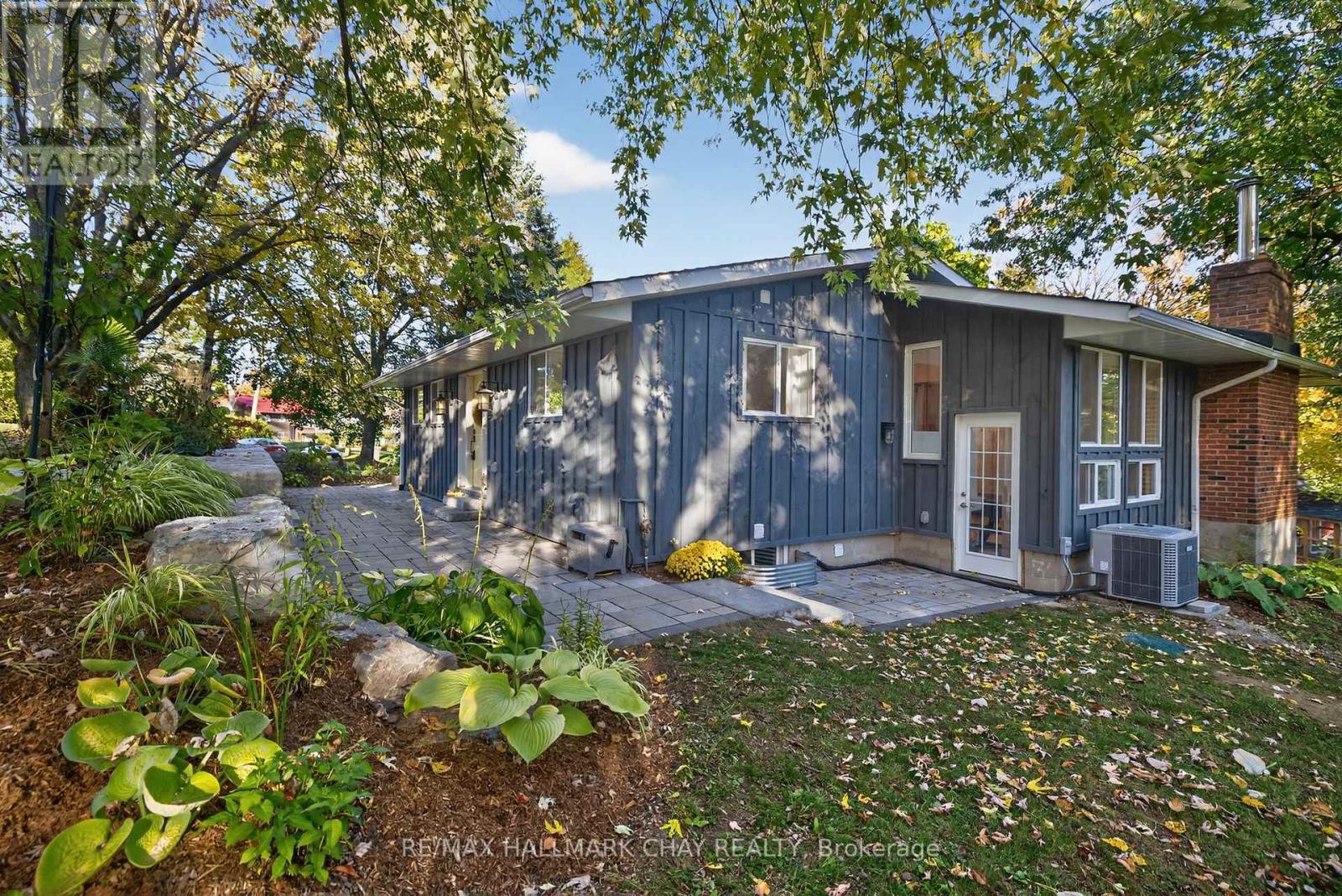 14 Dean Road, Mulmur, Ontario  L0N 1S8 - Photo 3 - X12471142