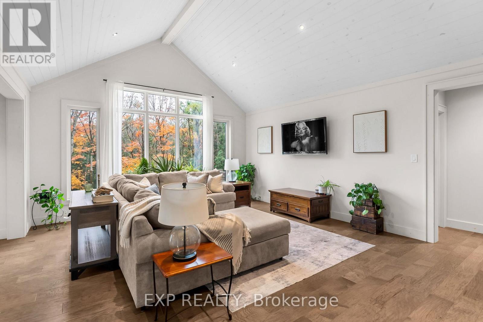 1698 Reay Road, Bracebridge, Ontario  P1P 1R3 - Photo 6 - X12471148