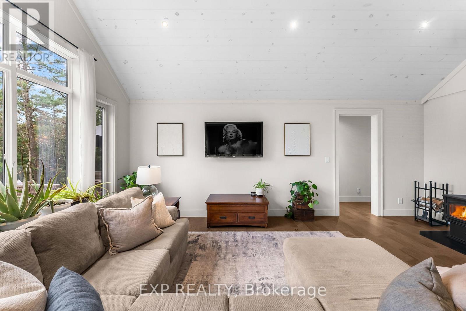 1698 Reay Road, Bracebridge, Ontario  P1P 1R3 - Photo 9 - X12471148