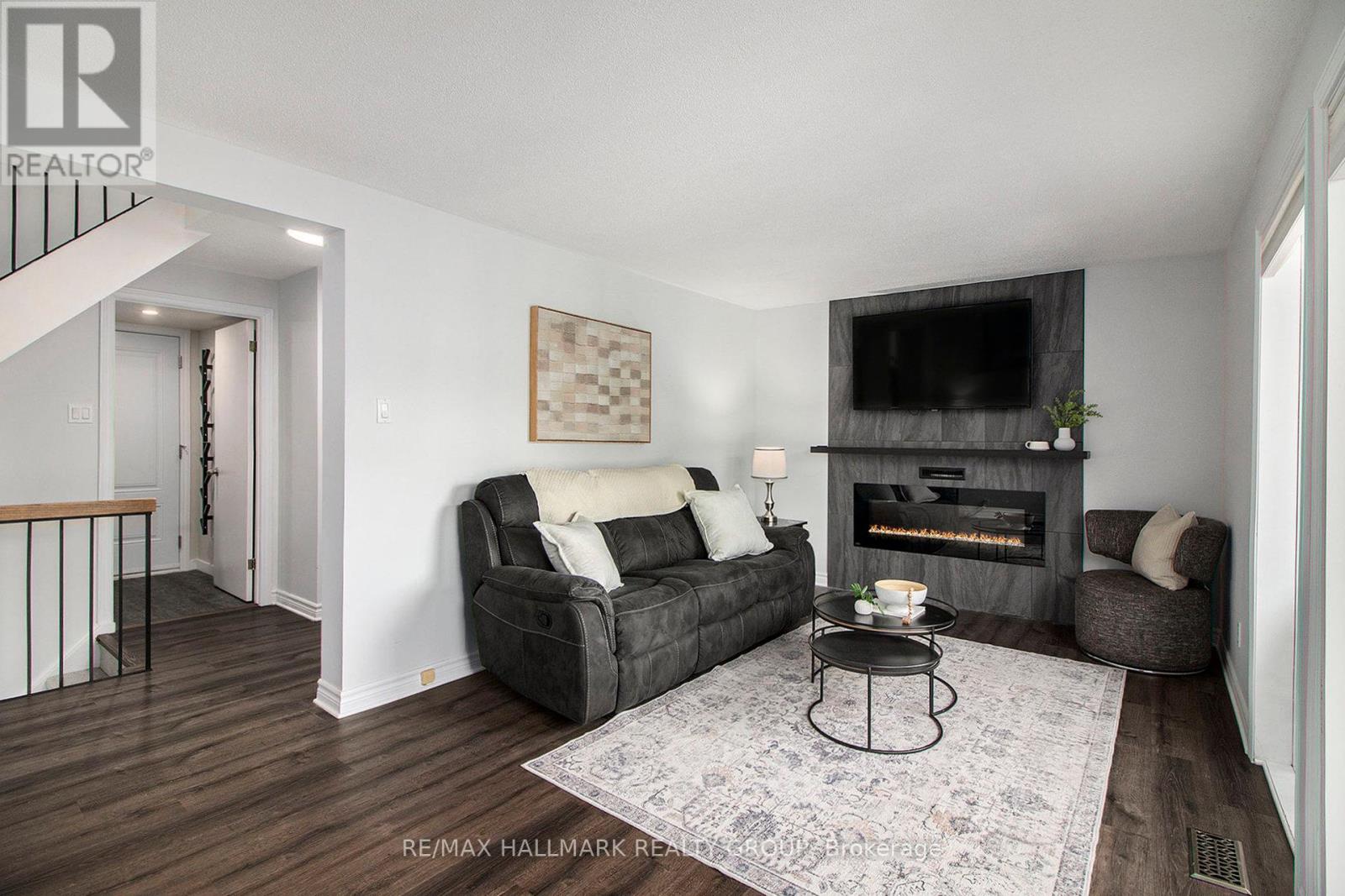 1118 Chateau Crescent, Ottawa, Ontario  K1C 2E1 - Photo 15 - X12464547