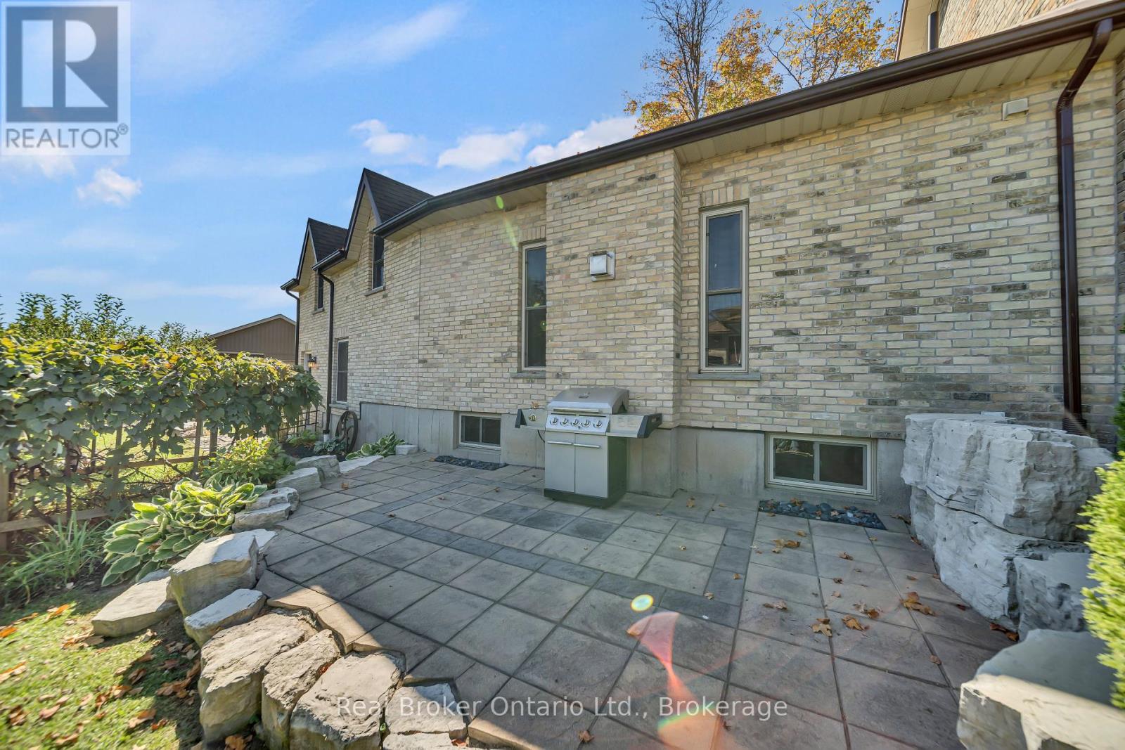 690 Wallace Avenue S, North Perth, Ontario  N4W 1Y4 - Photo 49 - X12441302
