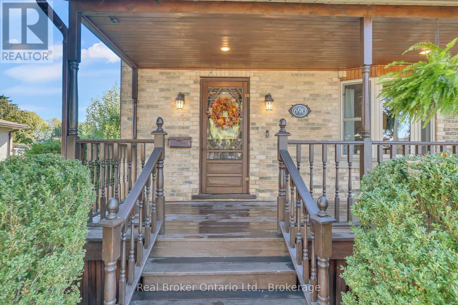 690 Wallace Avenue S, North Perth, Ontario  N4W 1Y4 - Photo 5 - X12441302