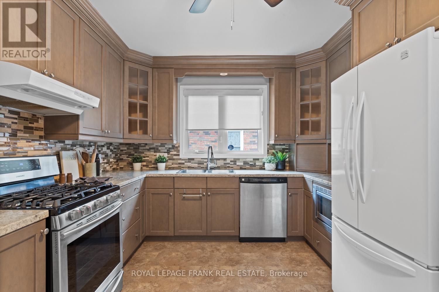 234 Central Park Boulevard S, Oshawa (Central), Ontario  L1H 5W8 - Photo 10 - E12471374