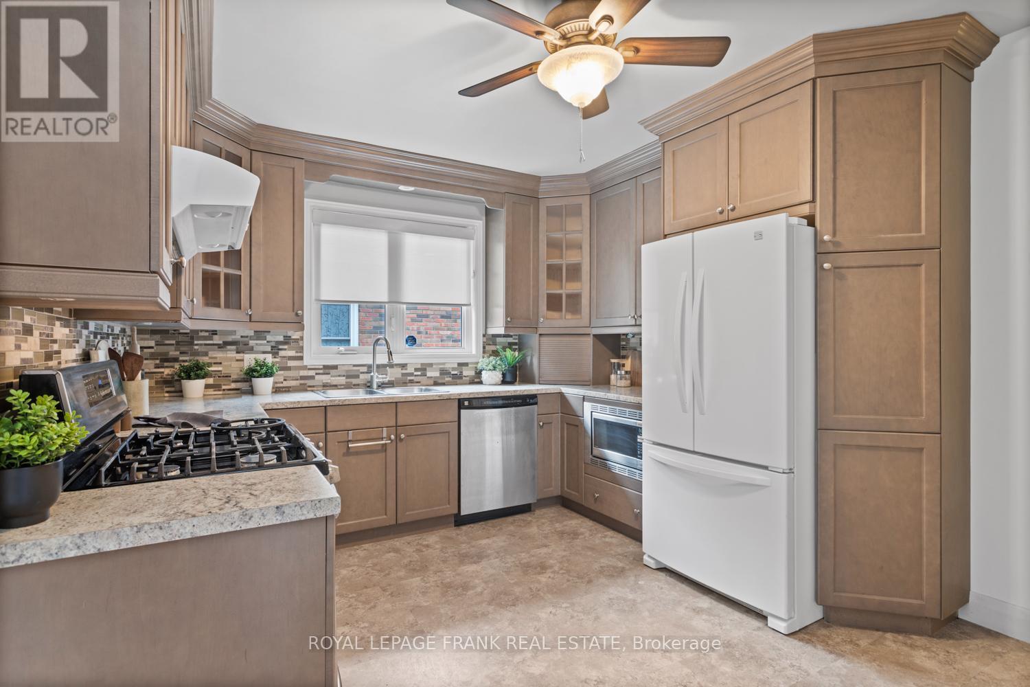 234 Central Park Boulevard S, Oshawa (Central), Ontario  L1H 5W8 - Photo 9 - E12471374
