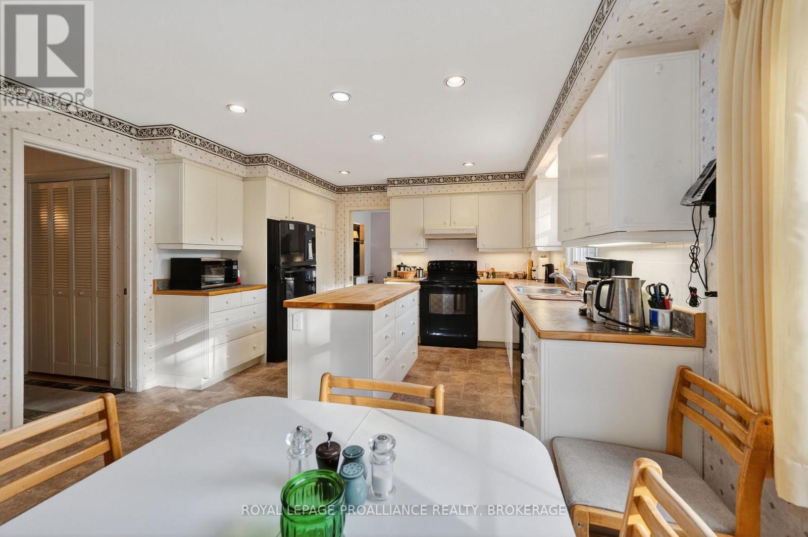 259 Fairway Hill Crescent, Kingston (Central City West), Ontario  K7M 2B5 - Photo 16 - X12471342