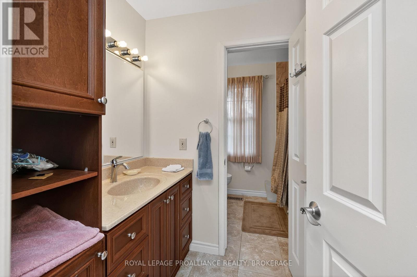 259 Fairway Hill Crescent, Kingston (Central City West), Ontario  K7M 2B5 - Photo 24 - X12471342