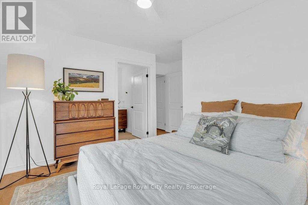 68a Cardigan Street, Guelph, Ontario  N1H 0A4 - Photo 35 - X12471351