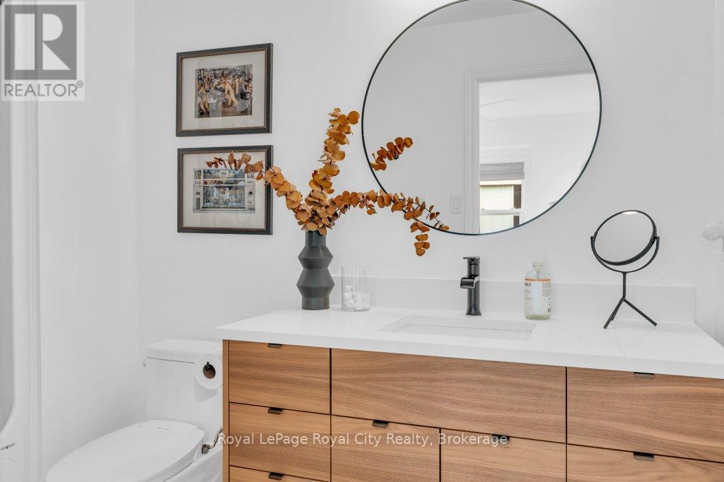 68a Cardigan Street, Guelph, Ontario  N1H 0A4 - Photo 37 - X12471351