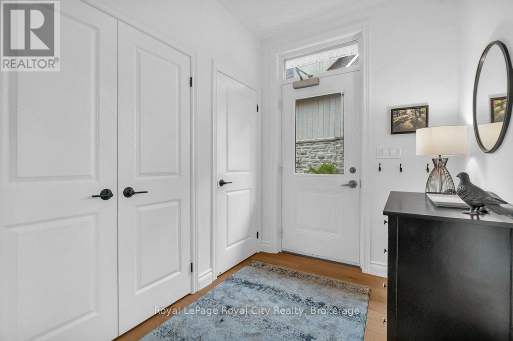 68a Cardigan Street, Guelph, Ontario  N1H 0A4 - Photo 5 - X12471351