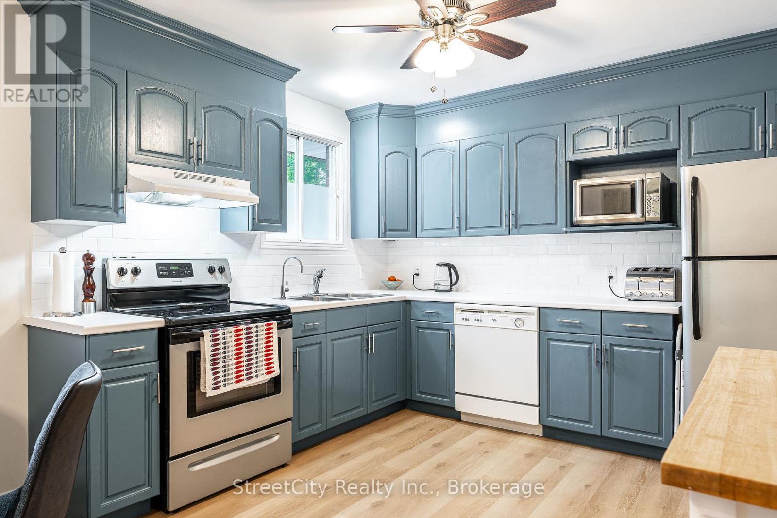525 Albert Street, Stratford, Ontario  N5A 3L6 - Photo 12 - X12471400