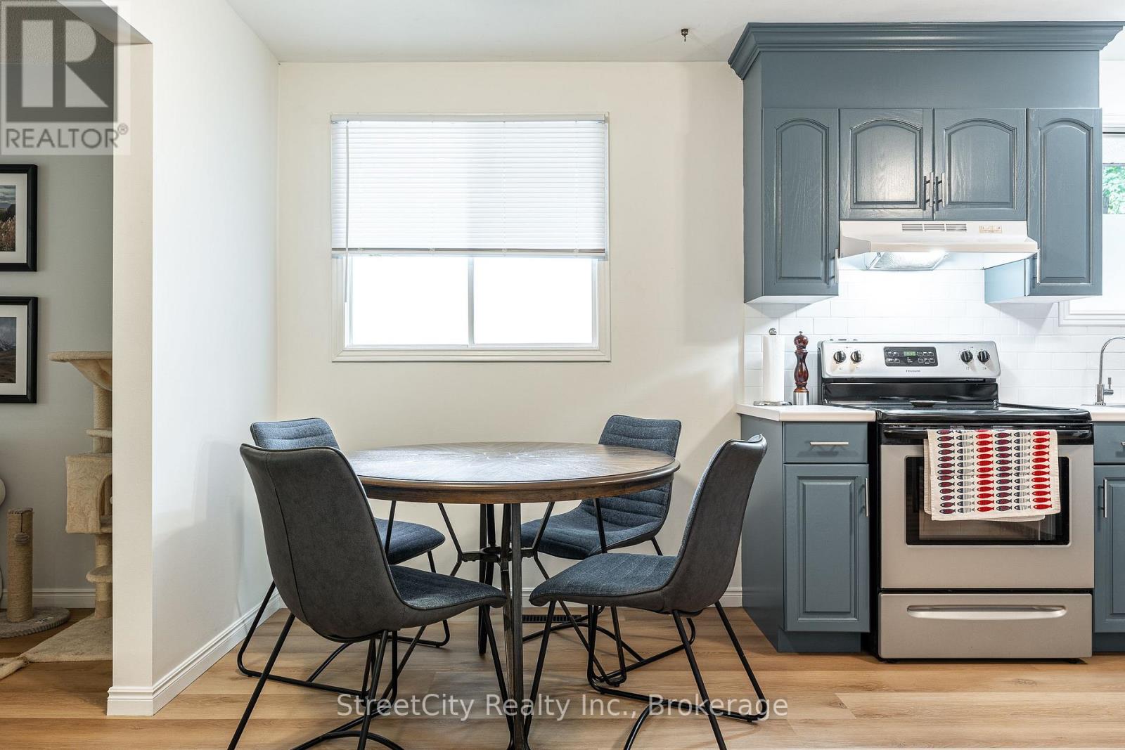 525 Albert Street, Stratford, Ontario  N5A 3L6 - Photo 13 - X12471400