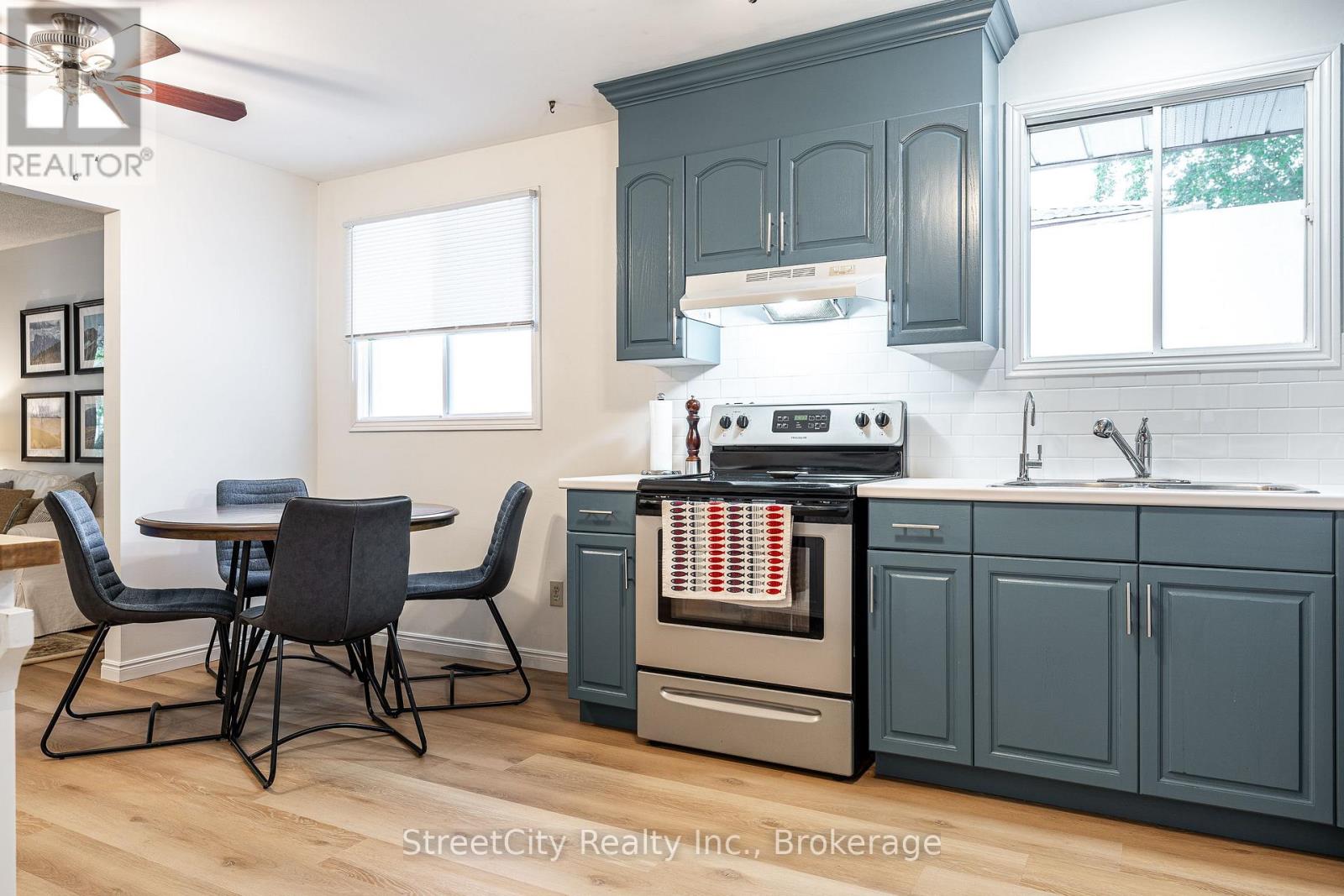 525 Albert Street, Stratford, Ontario  N5A 3L6 - Photo 17 - X12471400