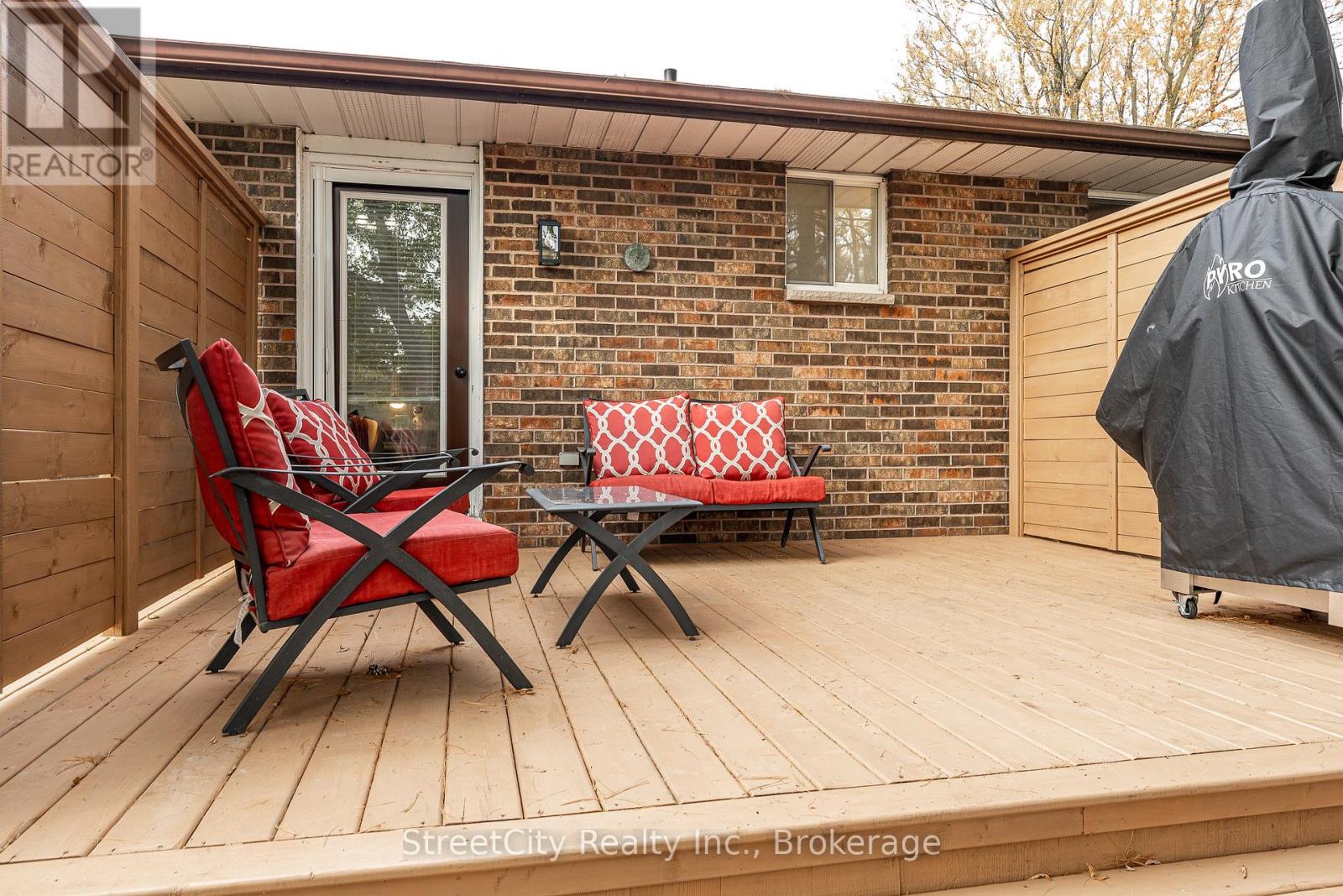 525 Albert Street, Stratford, Ontario  N5A 3L6 - Photo 42 - X12471400