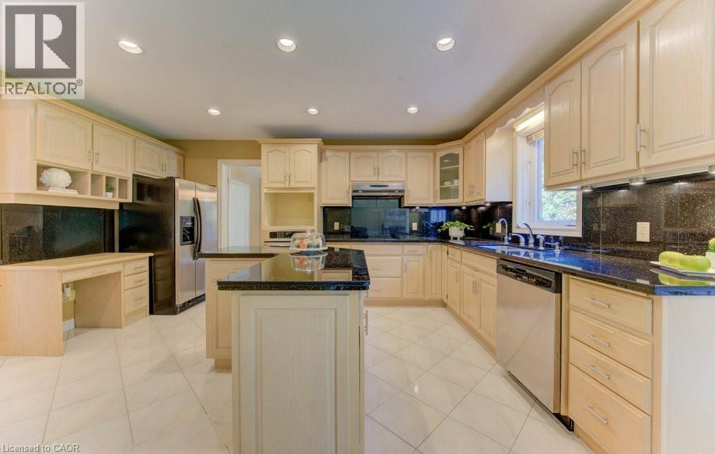 610 Stonebury Crescent, Waterloo, Ontario  N2K 3R1 - Photo 9 - 40778776