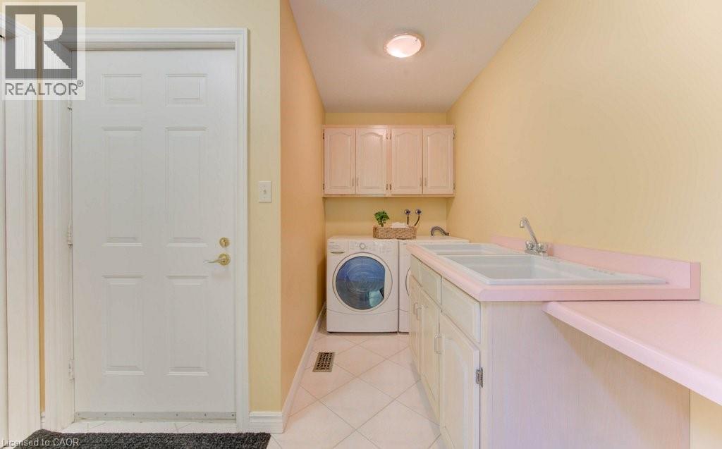 610 Stonebury Crescent, Waterloo, Ontario  N2K 3R1 - Photo 17 - 40778776