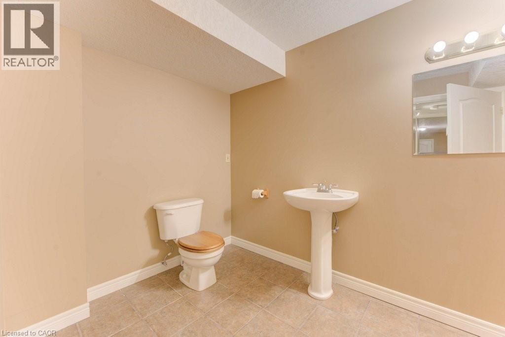 610 Stonebury Crescent, Waterloo, Ontario  N2K 3R1 - Photo 35 - 40778776