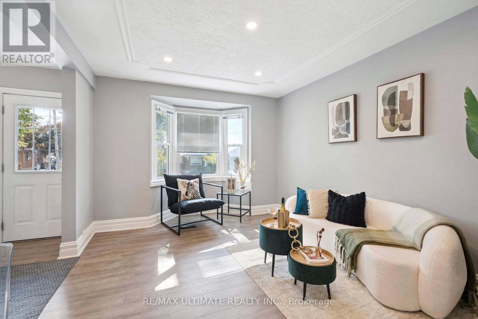 Main - 542 Glen Park Avenue, Toronto, Ontario  M6B 2G3 - Photo 4 - W12451861