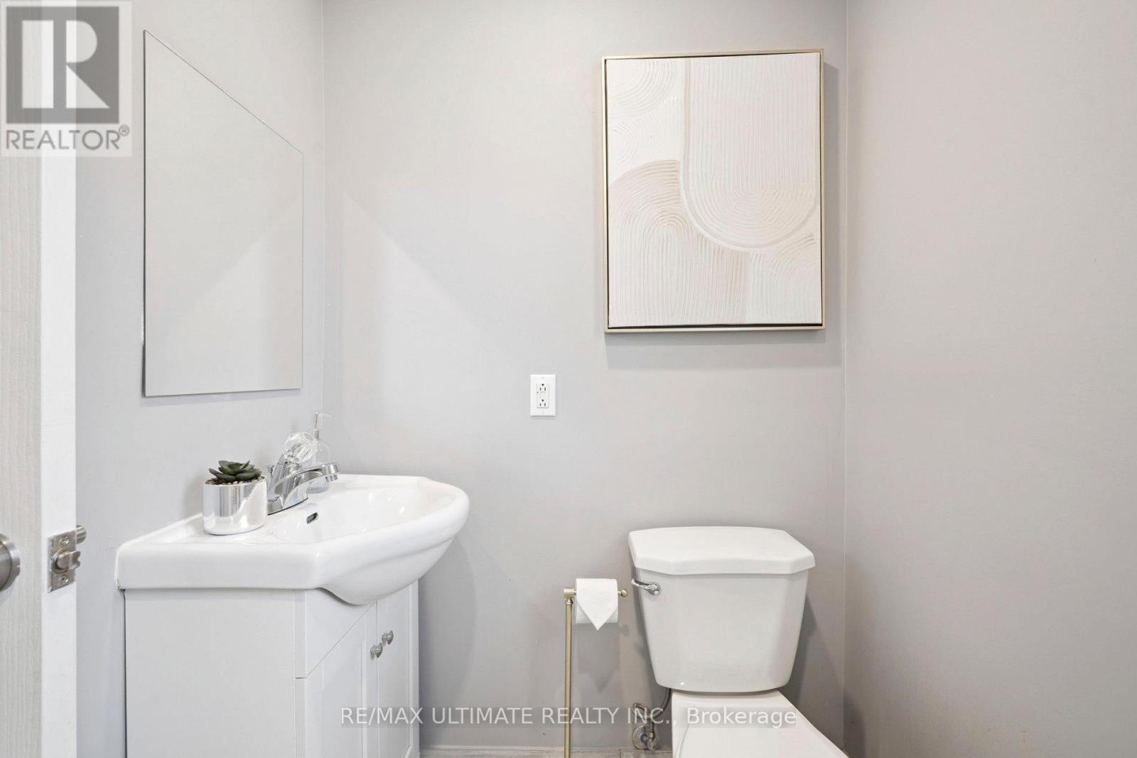 Main - 542 Glen Park Avenue, Toronto, Ontario  M6B 2G3 - Photo 20 - W12451861