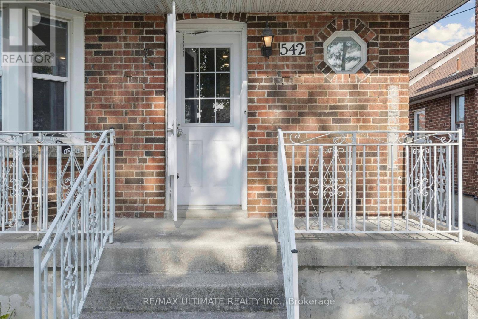 Main - 542 Glen Park Avenue, Toronto, Ontario  M6B 2G3 - Photo 2 - W12451861