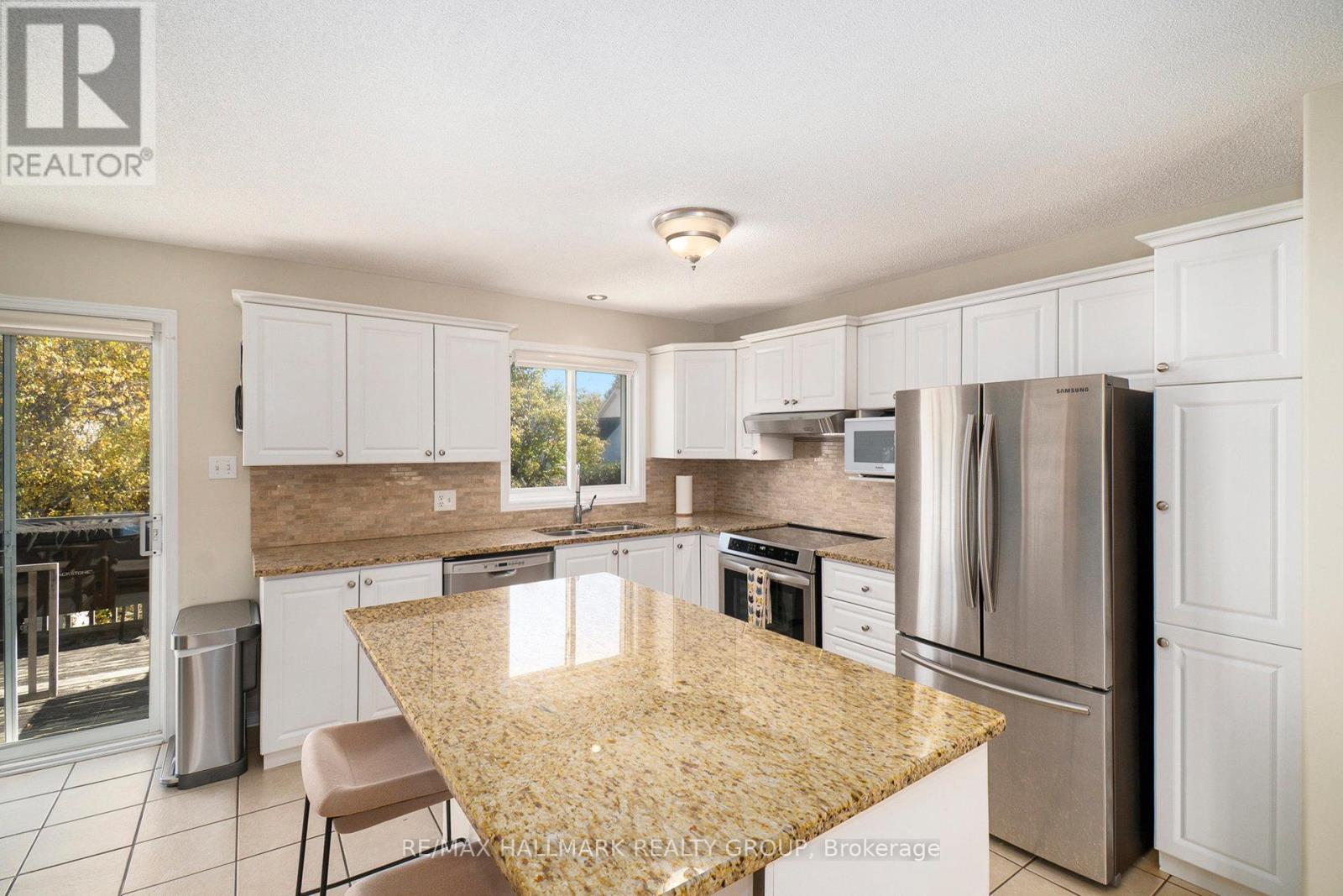 849 Laval Street, Casselman, Ontario  K0A 1M0 - Photo 4 - X12471358