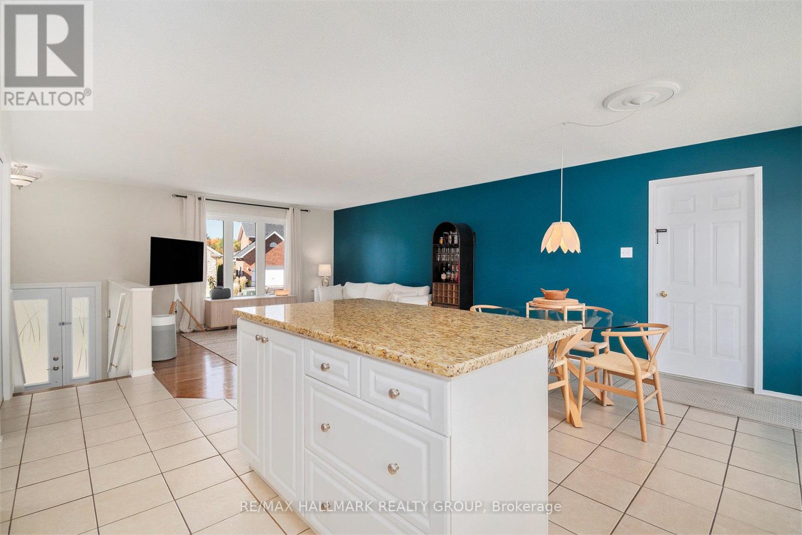 849 Laval Street, Casselman, Ontario  K0A 1M0 - Photo 7 - X12471358