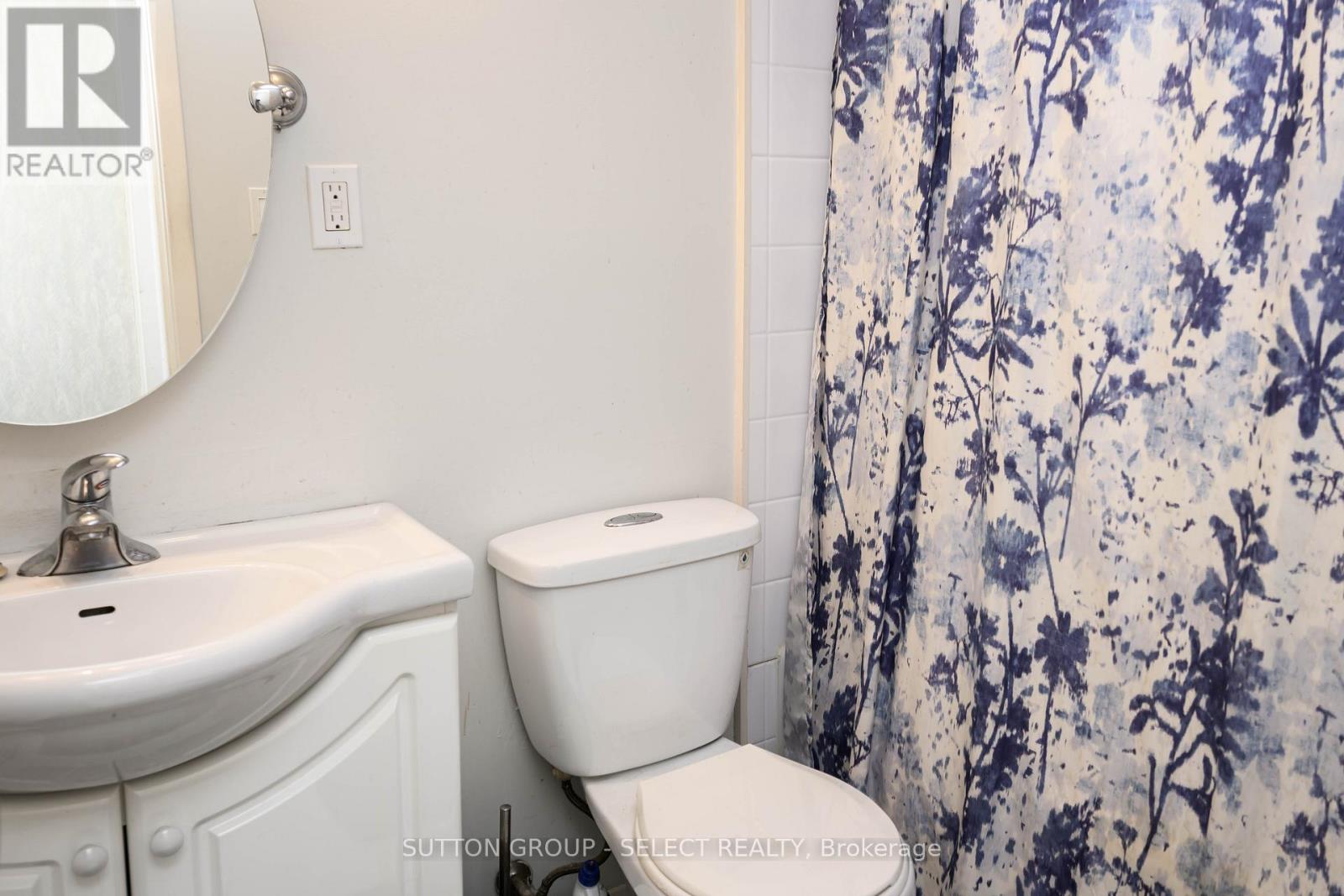 58 Chiddington Gate, London South, Ontario  N6C 4Y3 - Photo 12 - X12471386