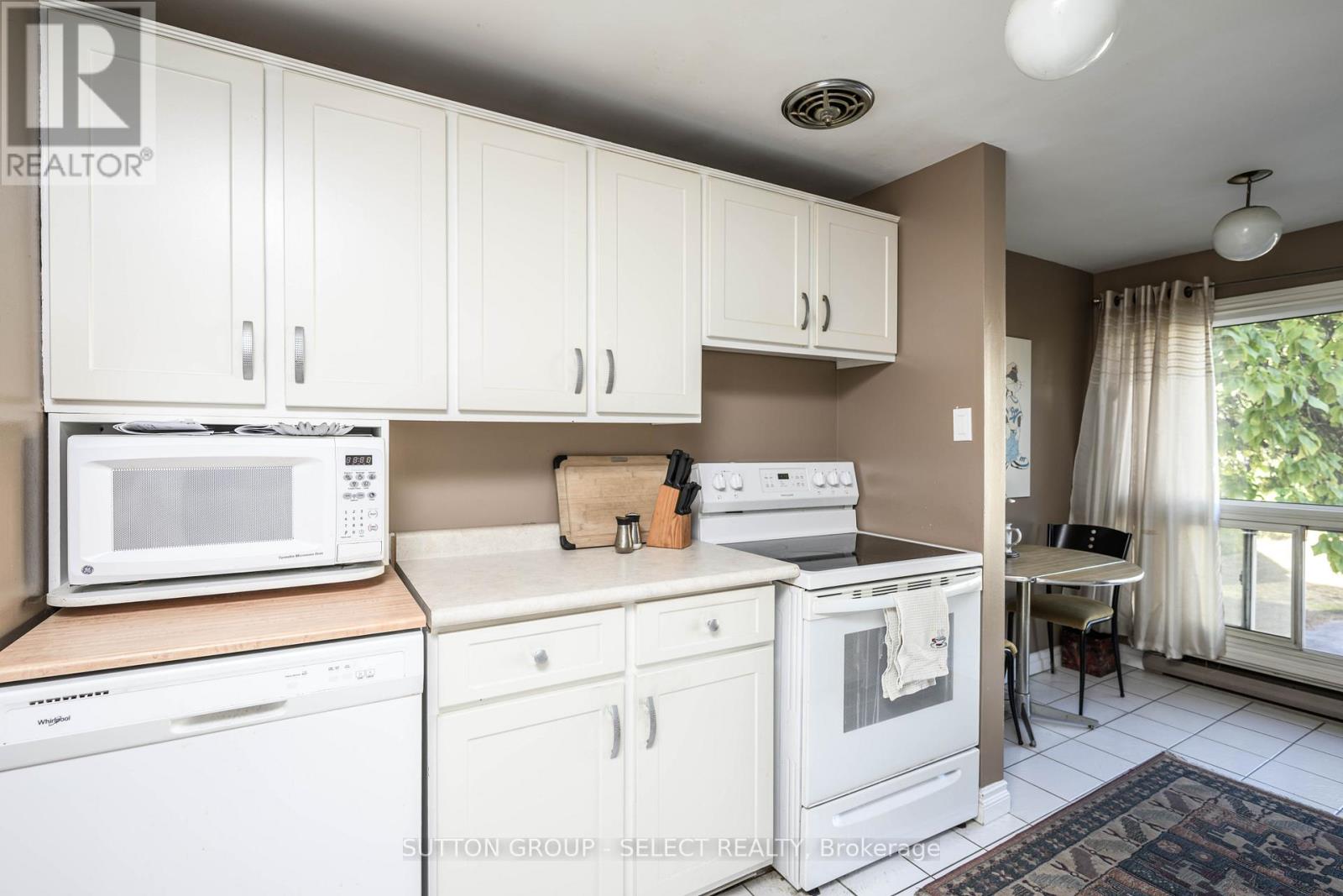 58 Chiddington Gate, London South, Ontario  N6C 4Y3 - Photo 5 - X12471386