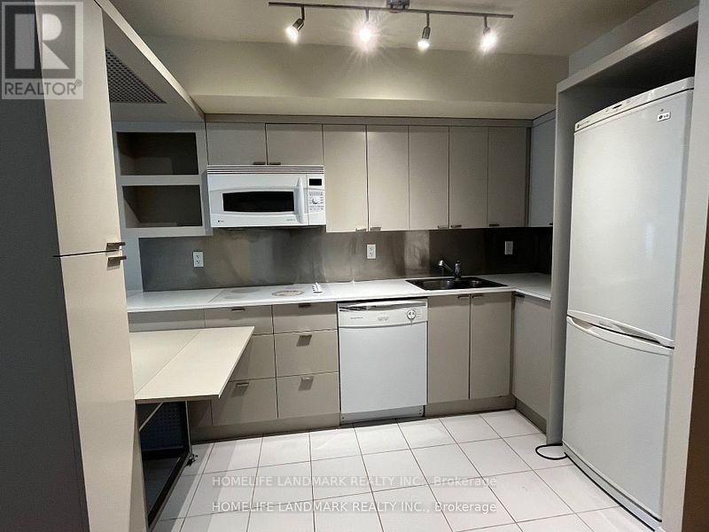751 - 111 Elizabeth Street, Toronto, Ontario  M5G 1P7 - Photo 4 - C12471195