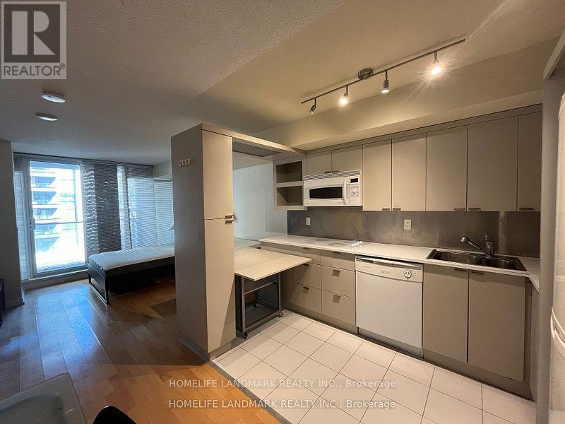 751 - 111 Elizabeth Street, Toronto, Ontario  M5G 1P7 - Photo 6 - C12471195
