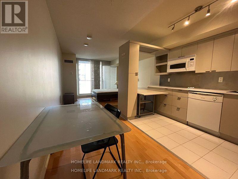 751 - 111 Elizabeth Street, Toronto, Ontario  M5G 1P7 - Photo 8 - C12471195