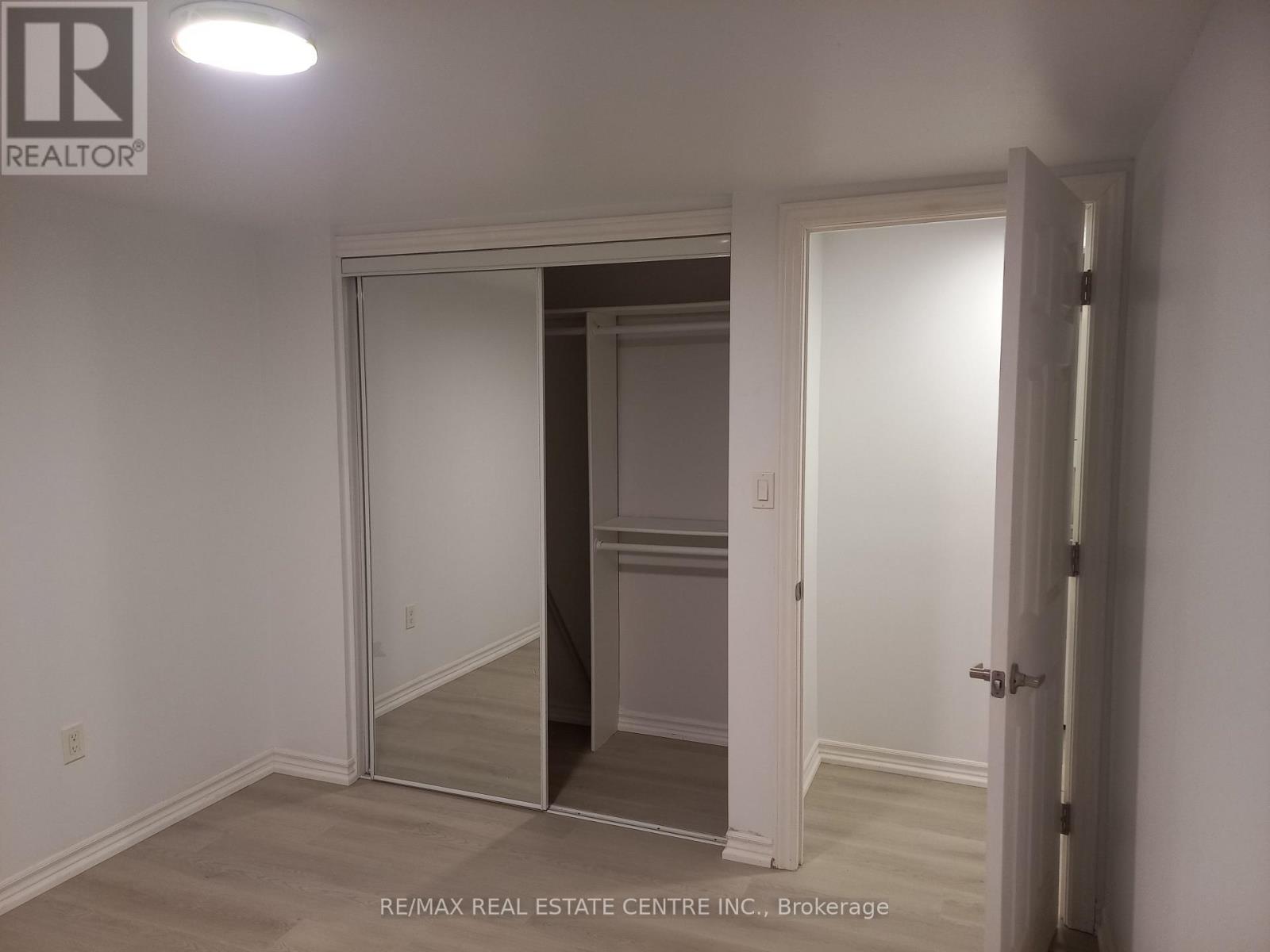 Lower - 129 Walmer Road, Toronto, Ontario  M5R 2X8 - Photo 9 - C12471241