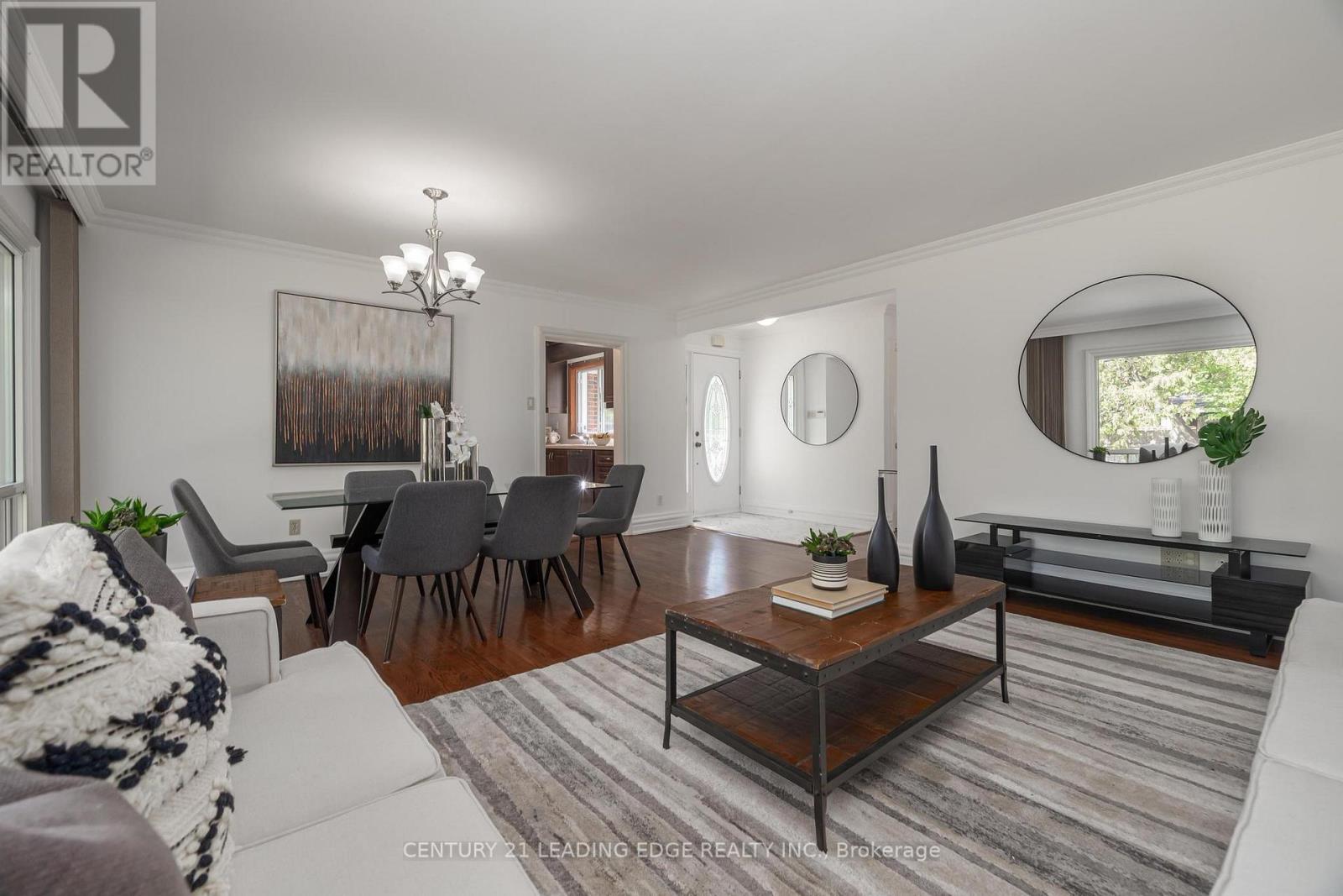 26 Elvaston Drive, Toronto, Ontario  M4A 1M9 - Photo 8 - C12471292