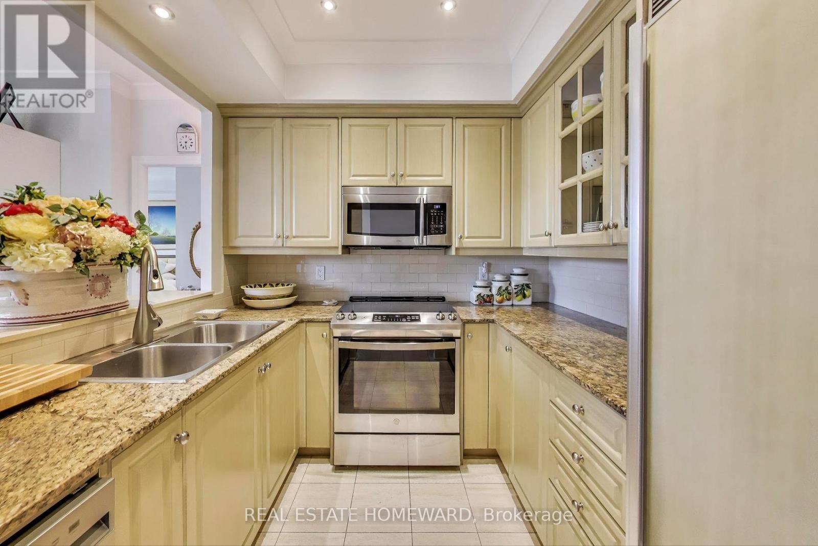403 - 2 Roxborough Street E, Toronto, Ontario  M4W 3V7 - Photo 9 - C12471334