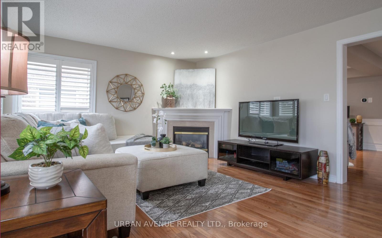 25 Darren Avenue, Whitby, Ontario  L1R 3C1 - Photo 11 - E12471228