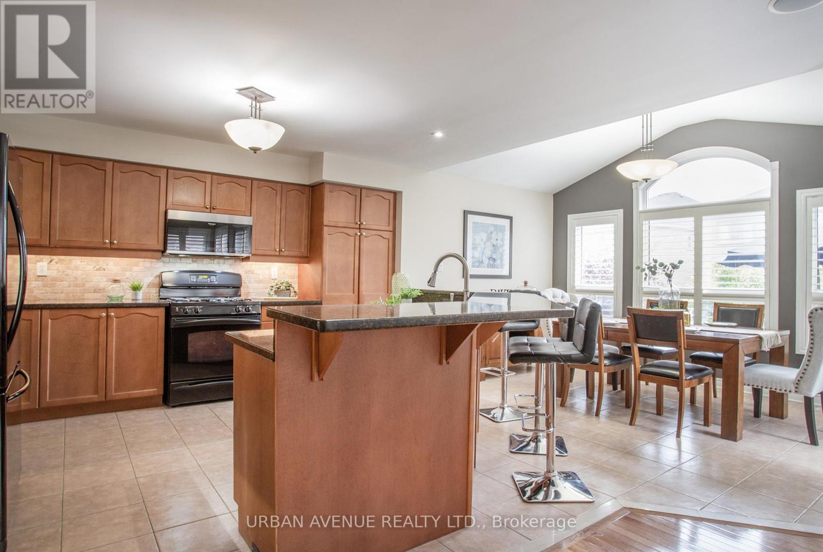 25 Darren Avenue, Whitby, Ontario  L1R 3C1 - Photo 14 - E12471228