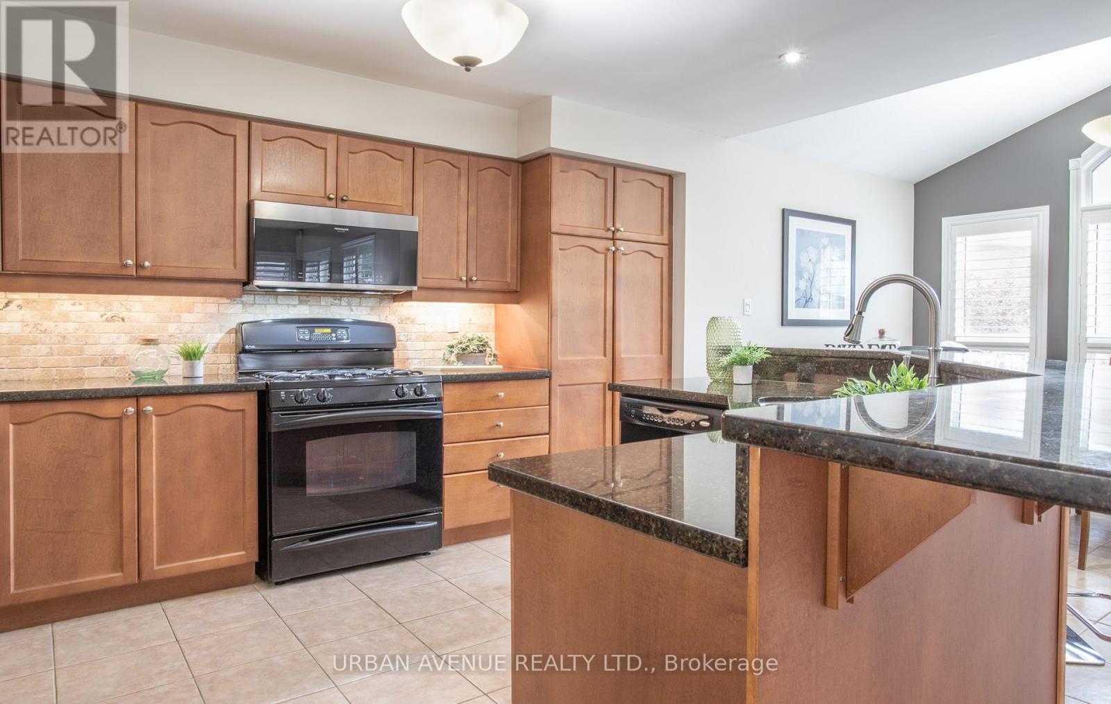 25 Darren Avenue, Whitby, Ontario  L1R 3C1 - Photo 19 - E12471228