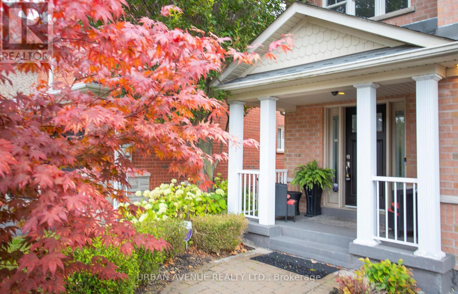 25 Darren Avenue, Whitby, Ontario  L1R 3C1 - Photo 2 - E12471228
