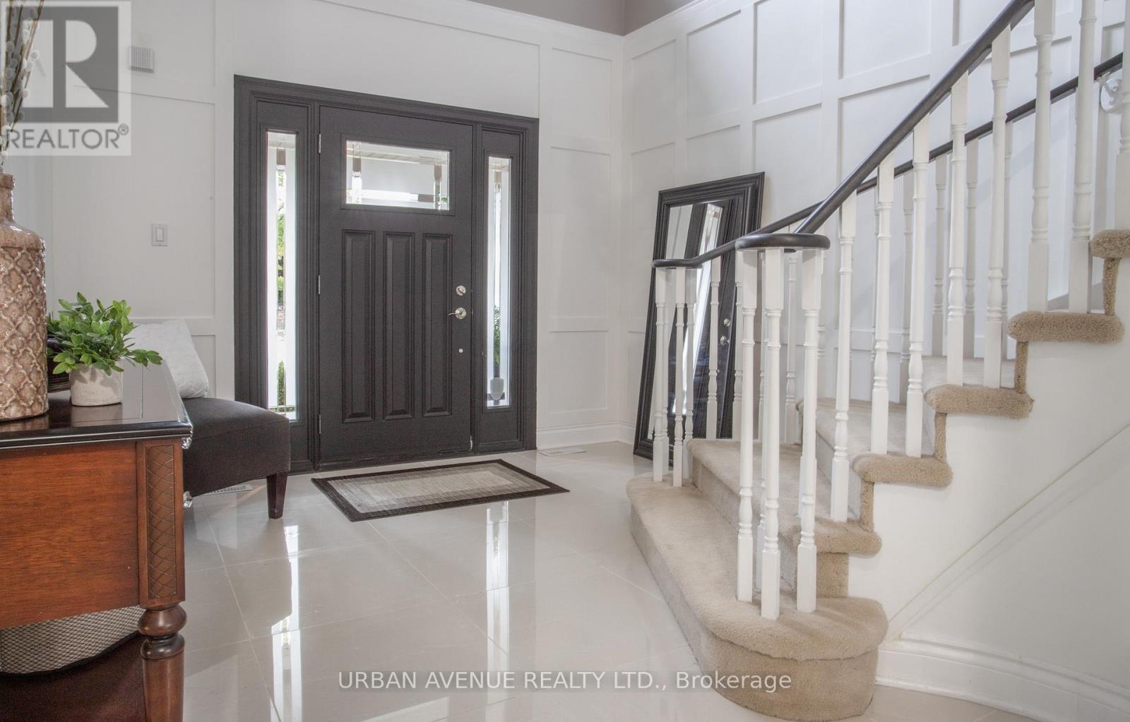 25 Darren Avenue, Whitby, Ontario  L1R 3C1 - Photo 3 - E12471228