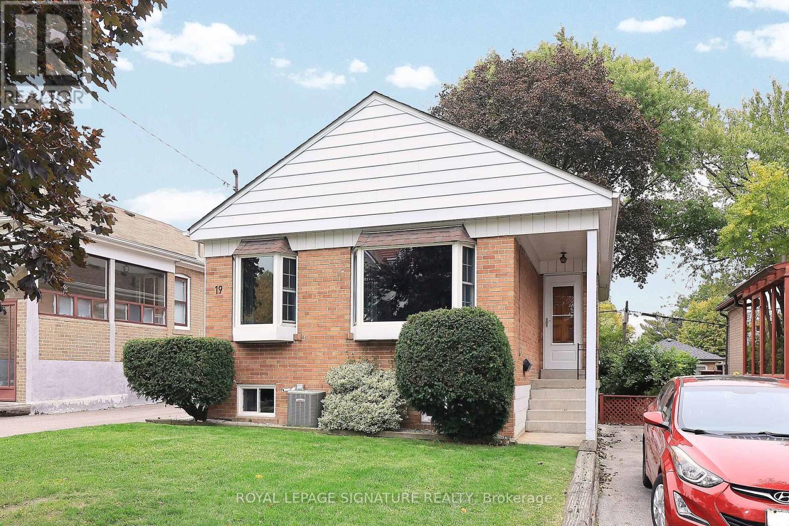 19 Wisteria Road, Toronto, Ontario  M1R 4X7 - Photo 2 - E12471276