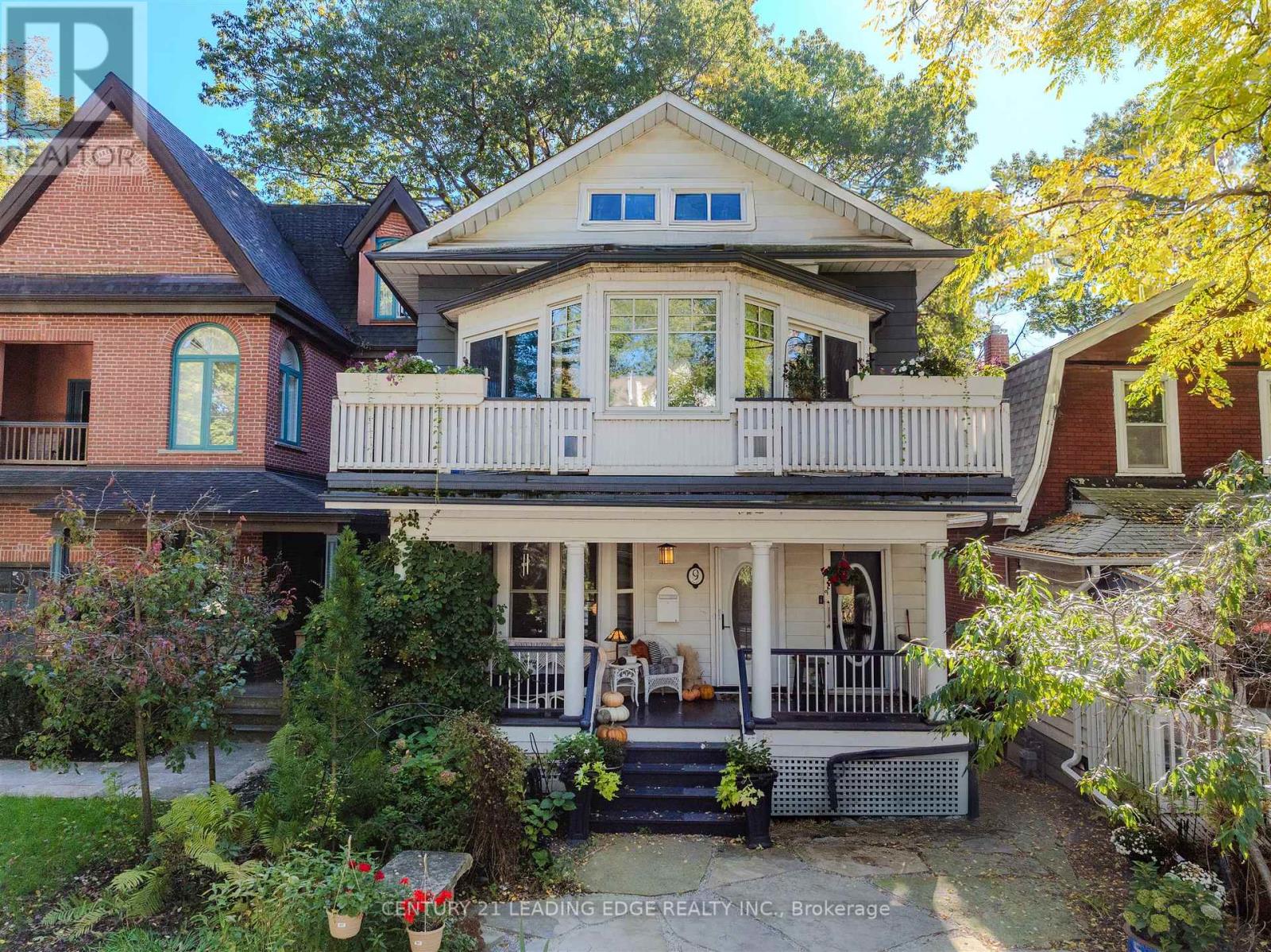 9 BALMY AVENUE, Toronto, Ontario