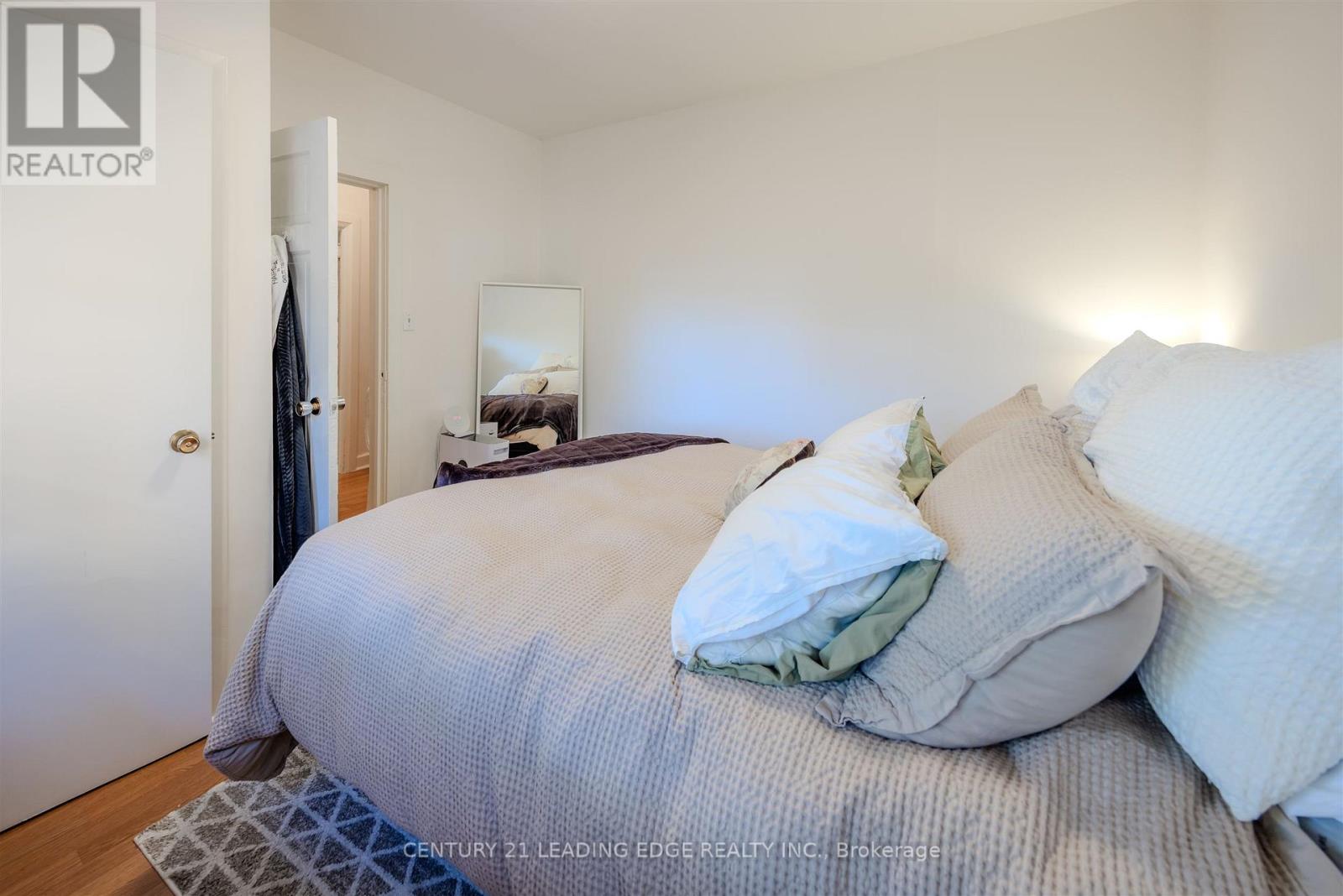 9 Balmy Avenue, Toronto, Ontario  M4E 1C7 - Photo 13 - E12471313